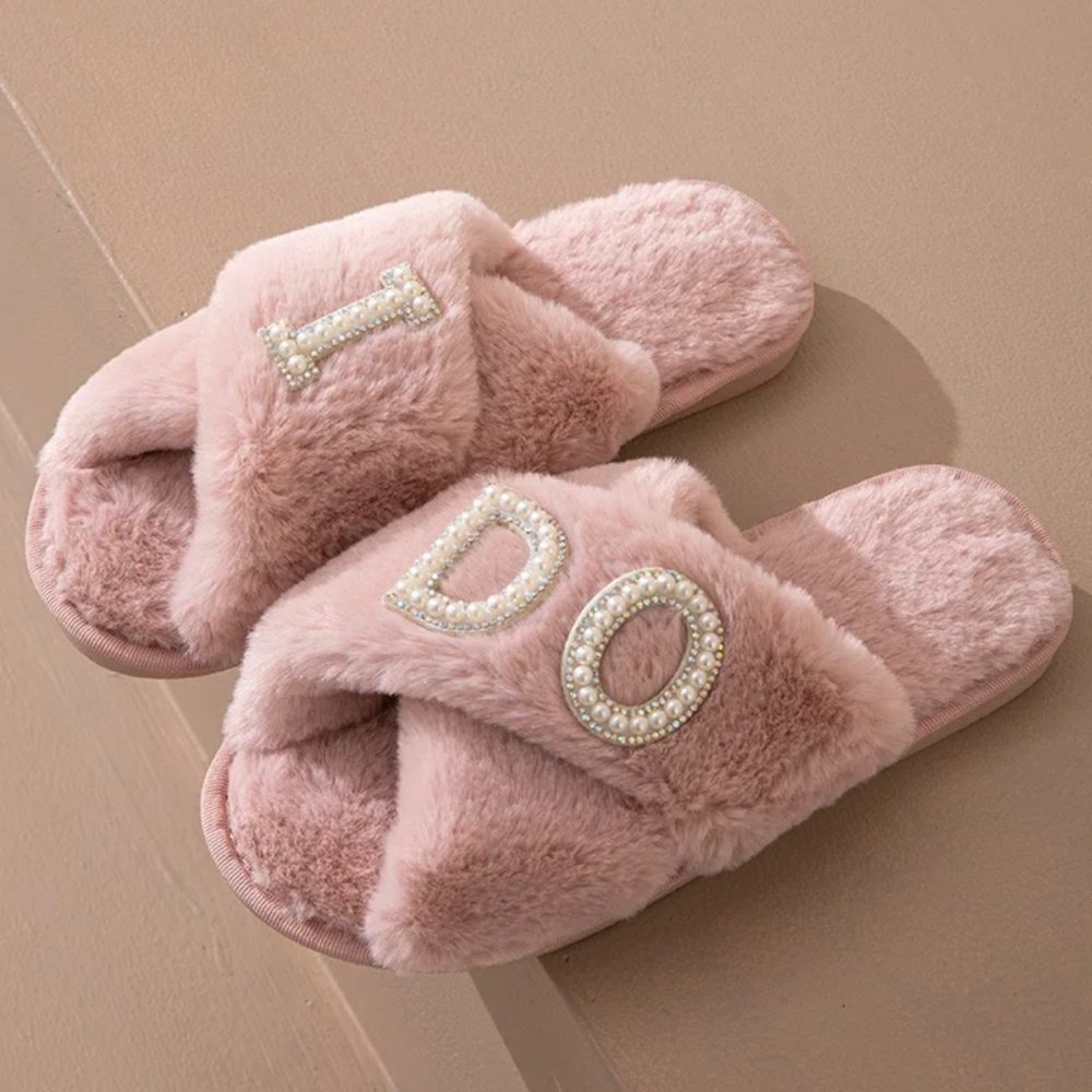 Pink Bridal party slippers , Fall / Winter wedding slippers, faux fur fluffy